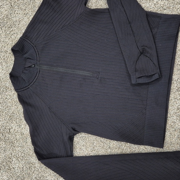 lululemon athletica Tops - Lululemon Black Cropped Fitted Quarter Zip Top